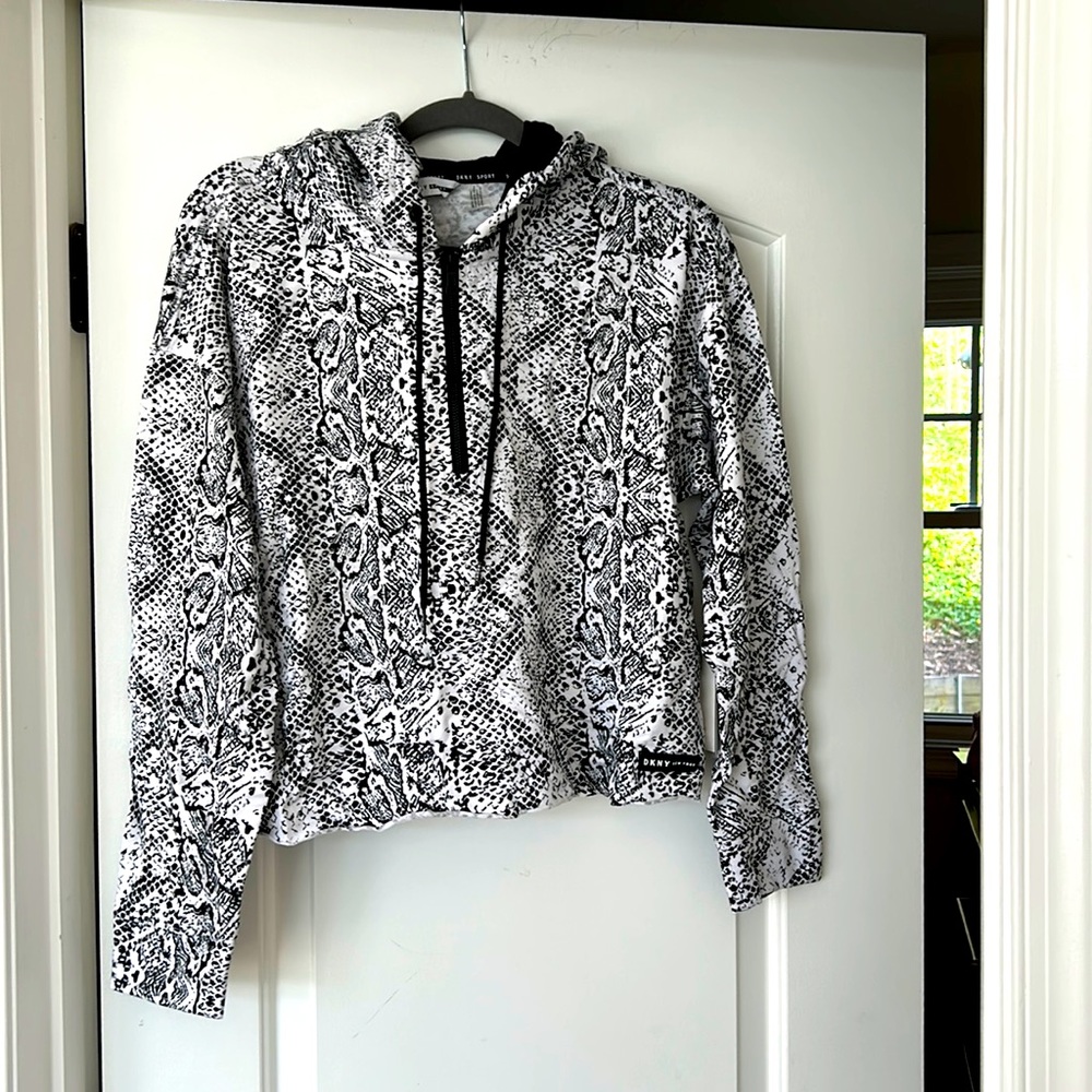 DKNY new with tags cropped quarter zip size M